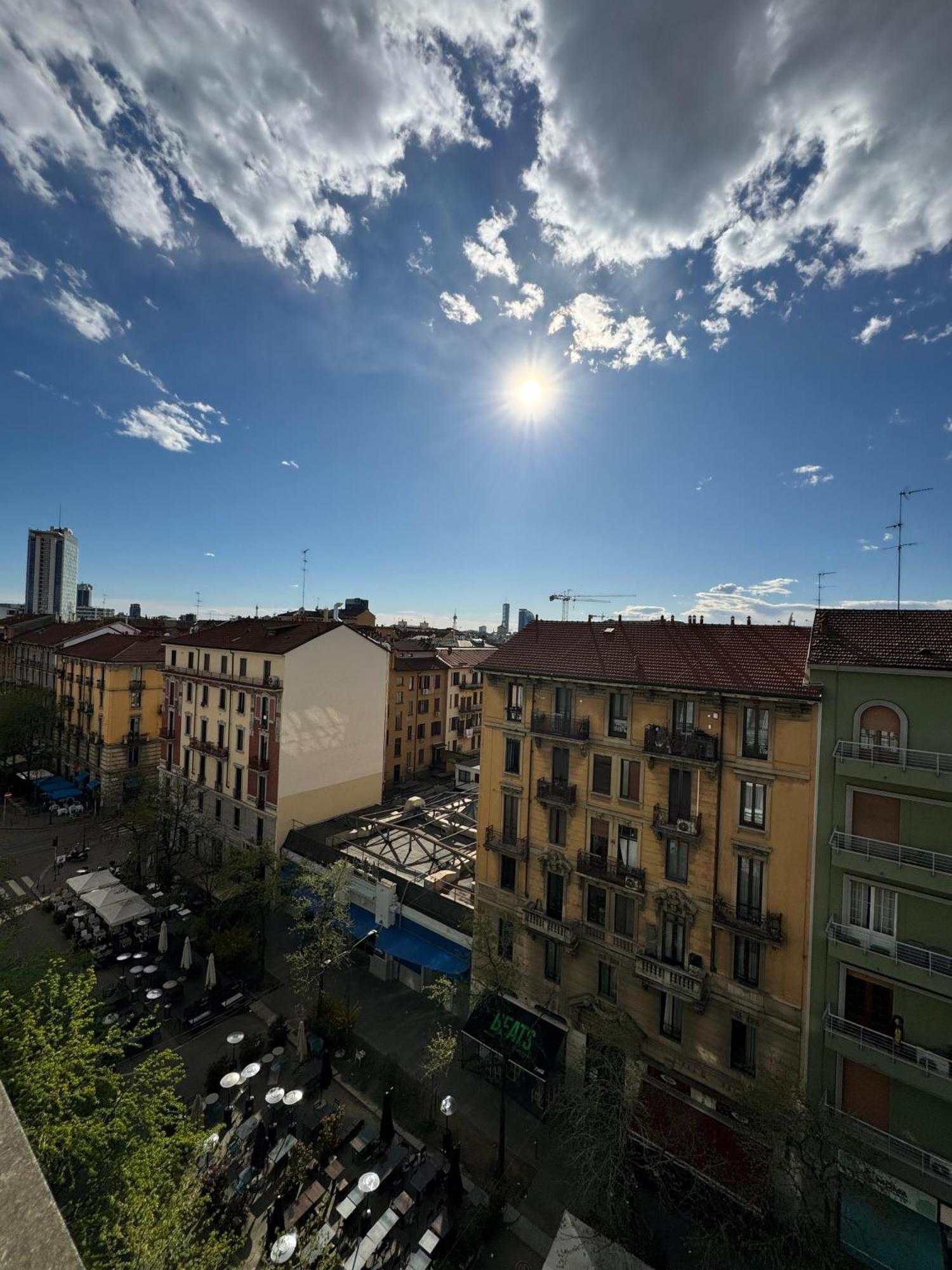 Trilocale Con Due Balconi A Isola Porta Nuova Apartment Milan Exterior photo